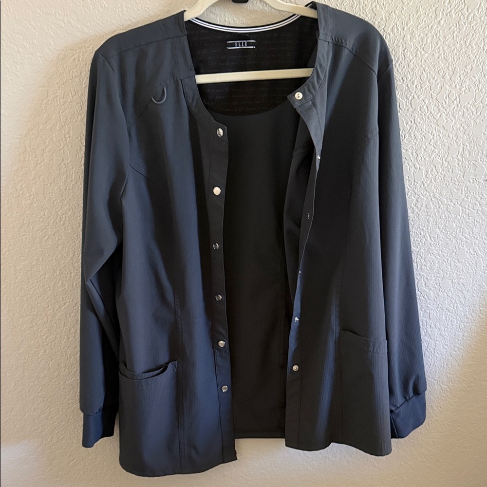 Elle Women's scrub jacket